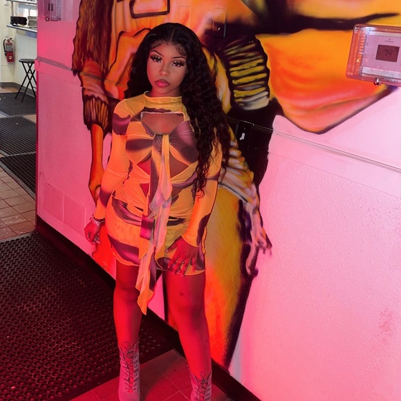 Crowd Stopper Printed Mini Dress- M - Picture 3 of 3